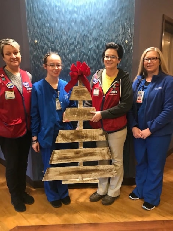 Lowe's Employees Spreading Holiday Cheer